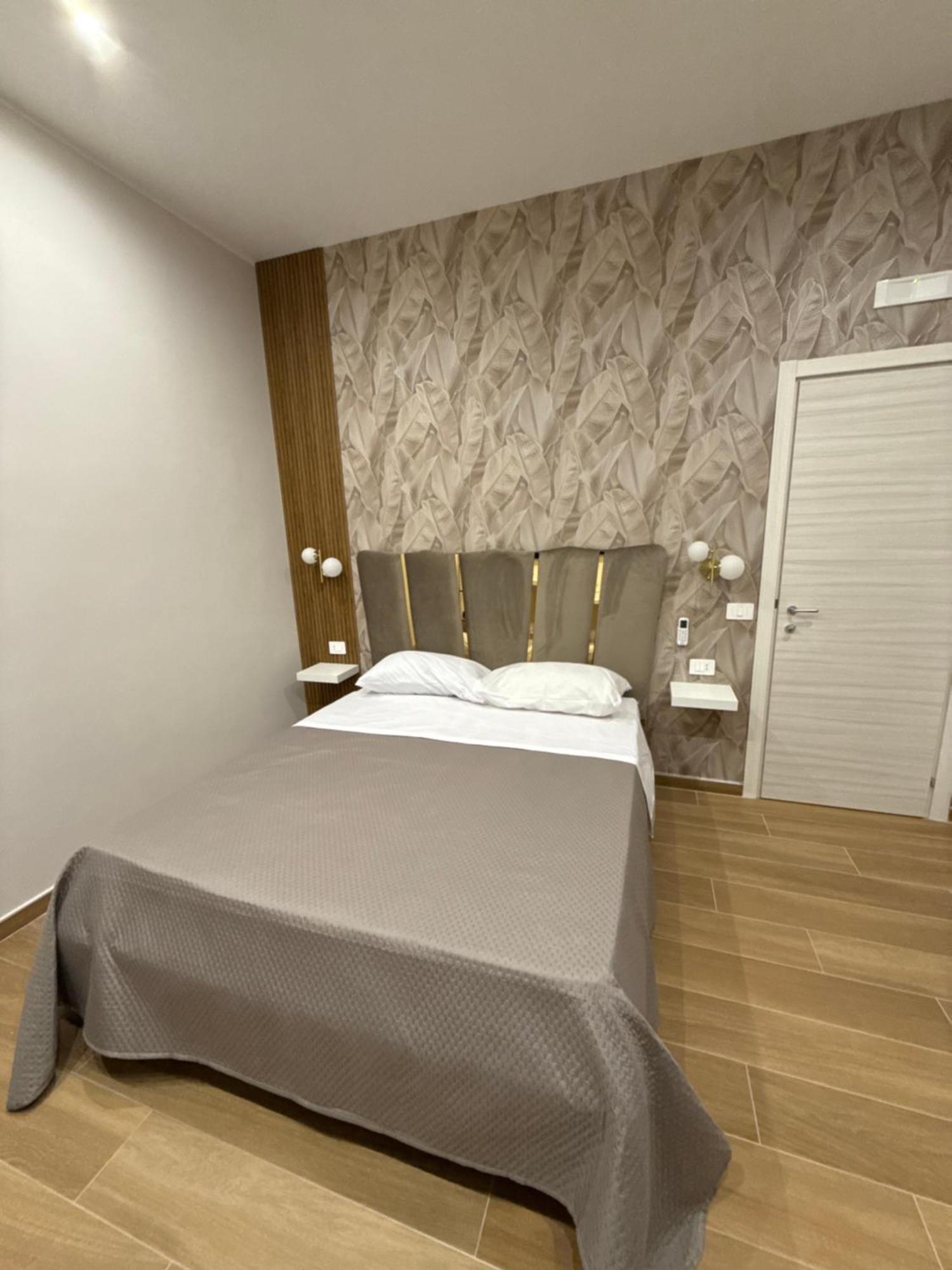 Il Regno Di Napoli Hotel Luaran gambar