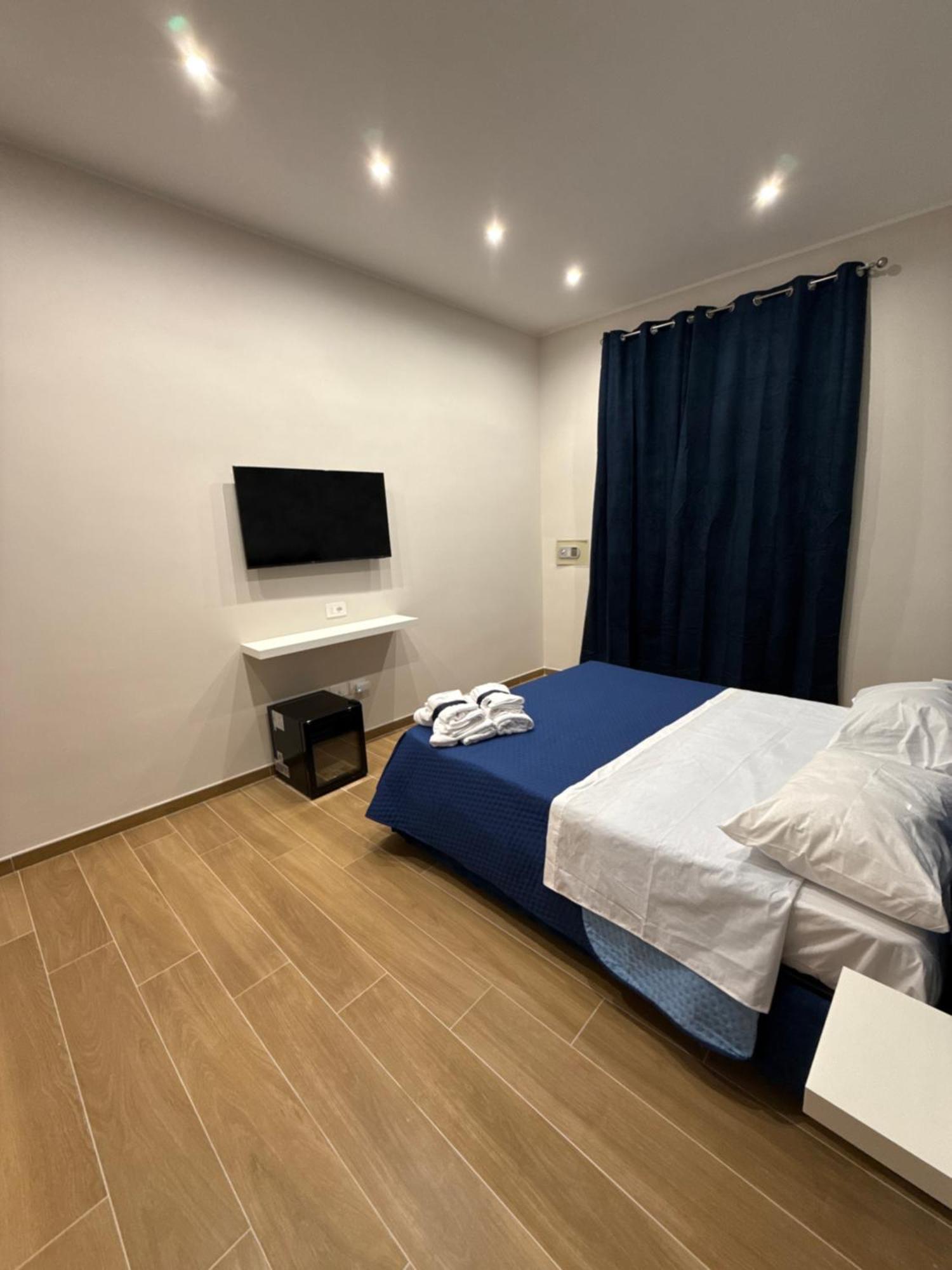 Il Regno Di Napoli Hotel Luaran gambar