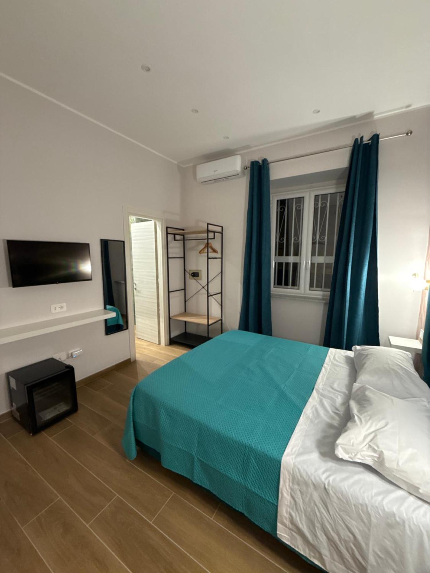 Il Regno Di Napoli Hotel Luaran gambar