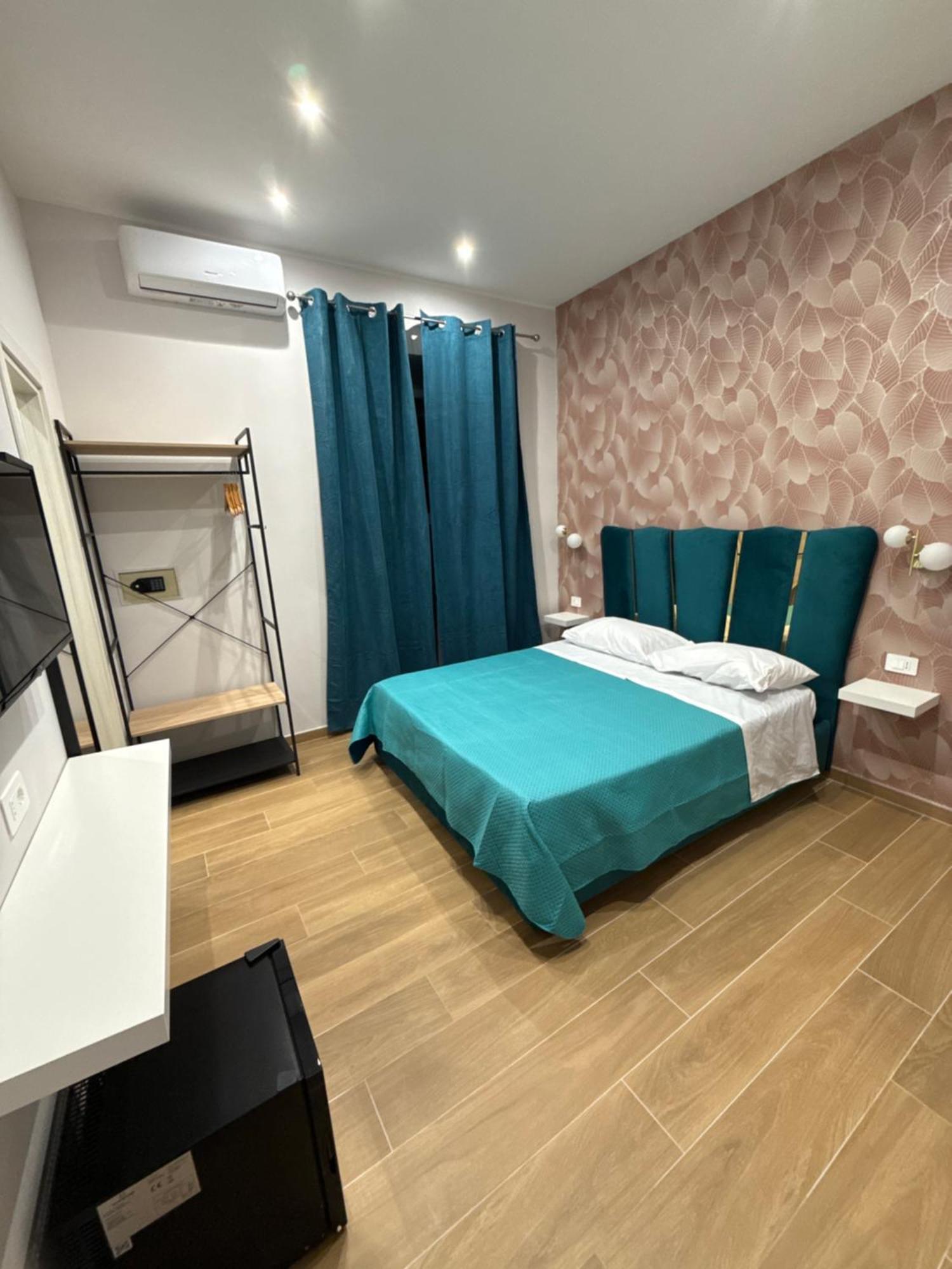Il Regno Di Napoli Hotel Luaran gambar