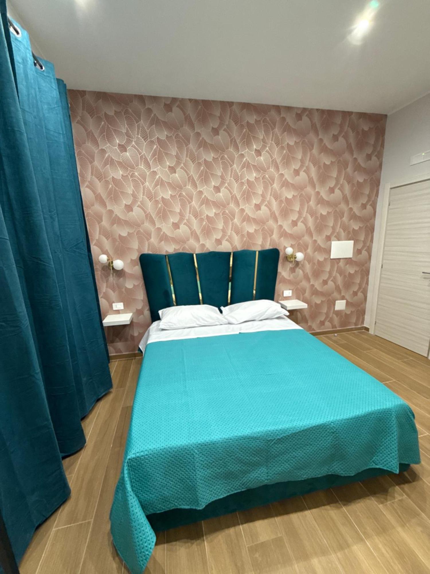 Il Regno Di Napoli Hotel Luaran gambar