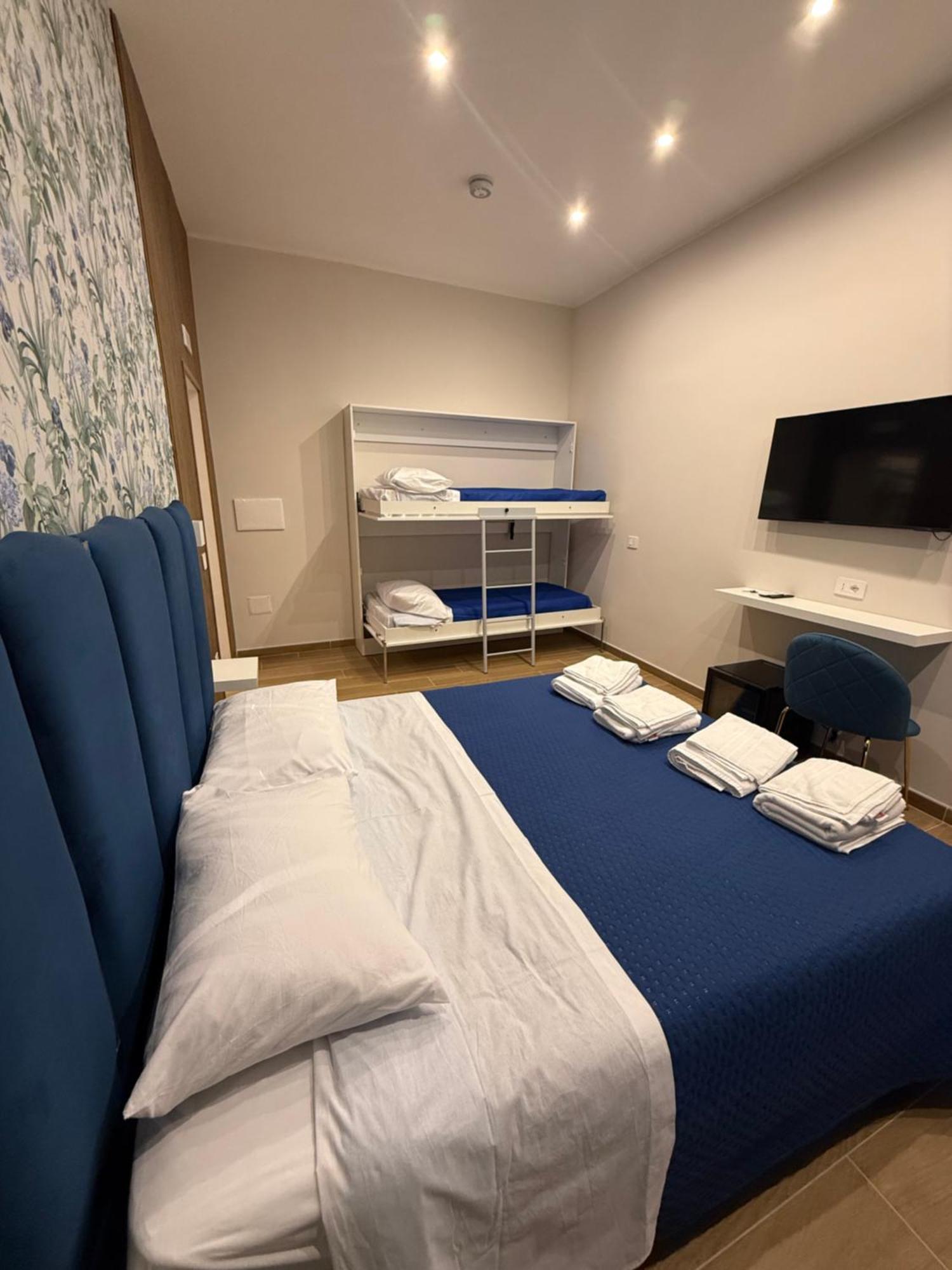 Il Regno Di Napoli Hotel Luaran gambar