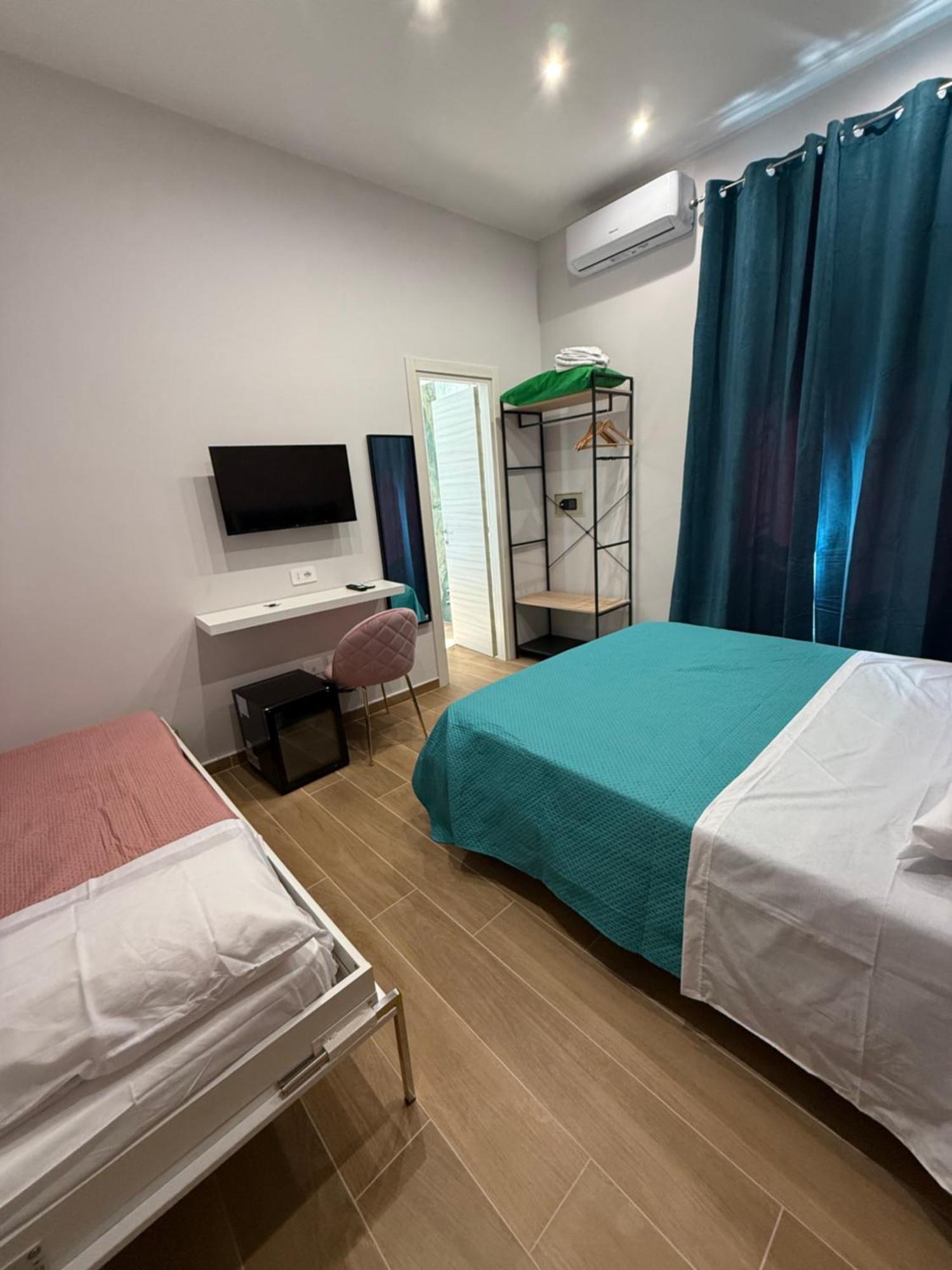 Il Regno Di Napoli Hotel Luaran gambar