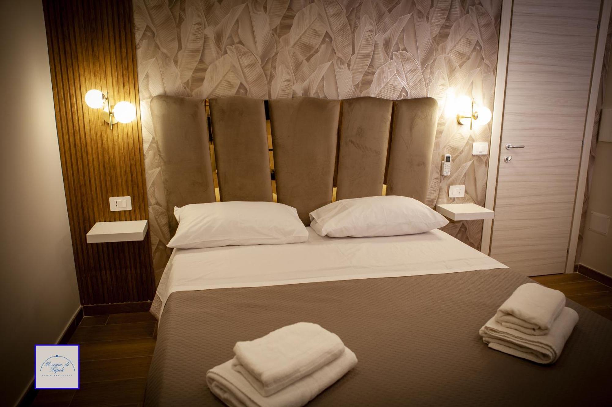 Il Regno Di Napoli Hotel Luaran gambar