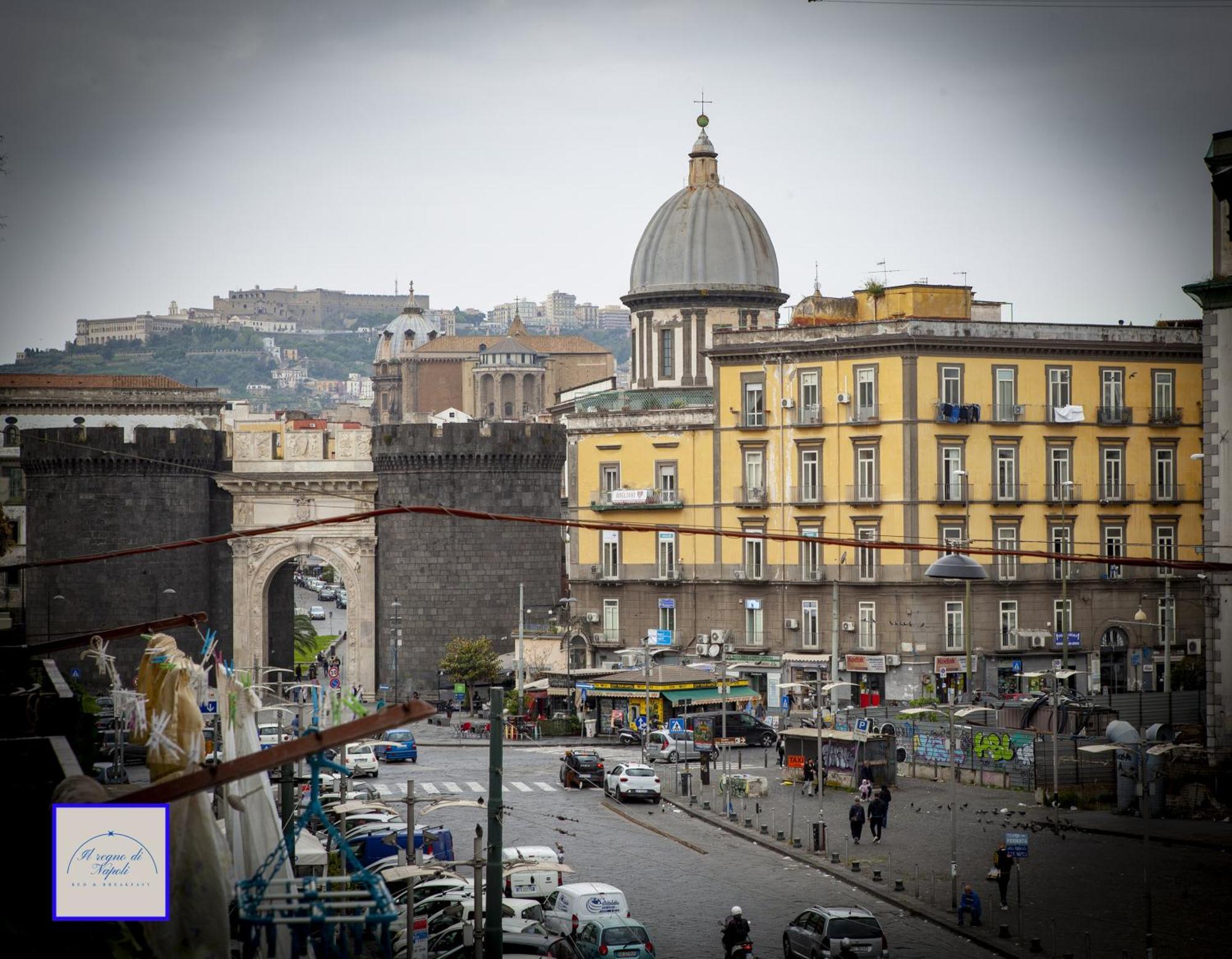 Il Regno Di Napoli Hotel Luaran gambar