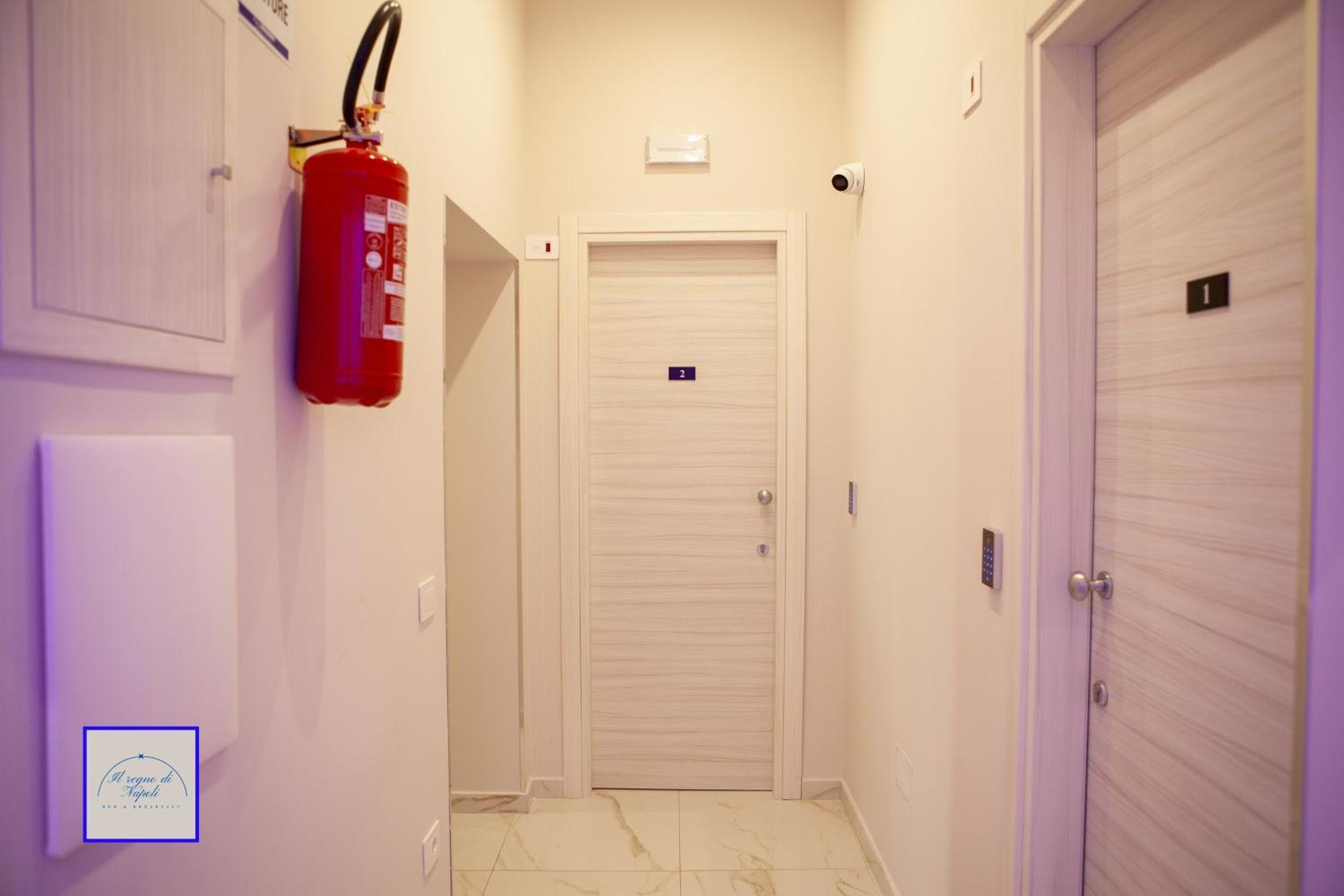 Il Regno Di Napoli Hotel Luaran gambar